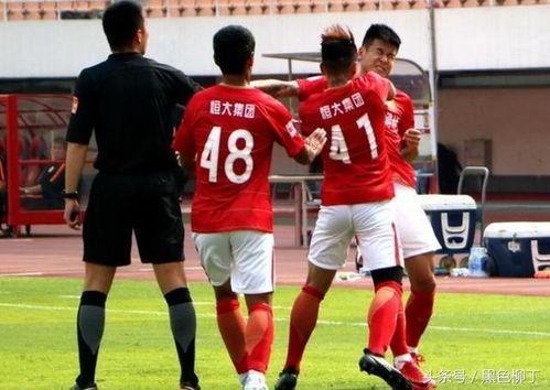 大雷爆料男足球员视频,揭秘男足球员训练场上的精彩瞬间